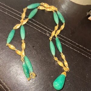Elegant Green and Gold Necklace Faux Jade Or Peking Glass Necklace. Like New.